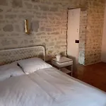 Maison En Pierre Village Calme - Cour Fermée, Parking Et Wifi Gratuit, Idéale Famille * La Sauvetat (Puy-de-Dome)