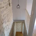 Сasa de vacaciones Maison En Pierre Village Calme - Cour Fermée, Parking Et Wifi Gratuit, Idéale Famille La Sauvetat (Puy-de-Dome)