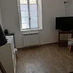 Maison En Pierre Village Calme - Cour Fermée, Parking Et Wifi Gratuit, Idéale Famille Сasa de vacaciones *
