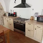 Maison En Pierre Village Calme - Cour Fermée, Parking Et Wifi Gratuit, Idéale Famille La Sauvetat (Puy-de-Dome)