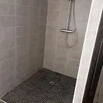 Сasa de vacaciones Maison En Pierre Village Calme - Cour Fermée, Parking Et Wifi Gratuit, Idéale Famille
