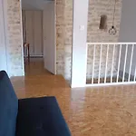 Maison En Pierre Village Calme - Cour Fermée, Parking Et Wifi Gratuit, Idéale Famille La Sauvetat (Puy-de-Dome)