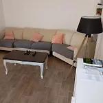 Maison En Pierre Village Calme - Cour Fermée, Parking Et Wifi Gratuit, Idéale Famille