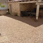 Maison En Pierre Village Calme - Cour Fermée, Parking Et Wifi Gratuit, Idéale Famille Сasa de vacaciones *