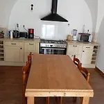 Maison En Pierre Village Calme - Cour Fermée, Parking Et Wifi Gratuit, Idéale Famille Сasa de vacaciones