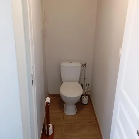 Maison En Pierre Village Calme - Cour Fermee, Parking Et Wifi Gratuit, Ideale Famille * La Sauvetat (Puy-de-Dome)