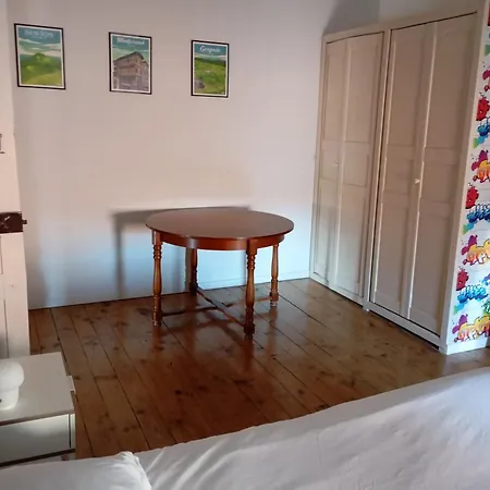 Maison En Pierre Village Calme - Cour Fermee, Parking Et Wifi Gratuit, Ideale Famille *