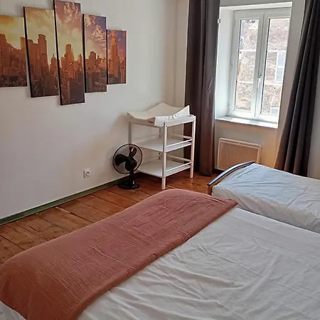 Maison En Pierre Village Calme - Cour Fermee, Parking Et Wifi Gratuit, Ideale Famille