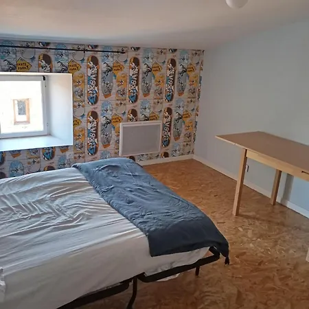 Maison En Pierre Village Calme - Cour Fermee, Parking Et Wifi Gratuit, Ideale Famille 度假居 *