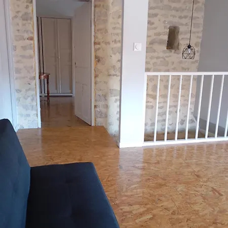 Maison En Pierre Village Calme - Cour Fermee, Stationnement Et Wifi Gratuit, Ideale Famille La Sauvetat (Puy-de-Dome)