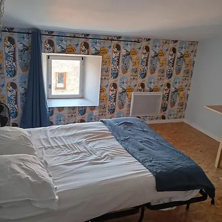 Maison En Pierre Village Calme - Cour Fermee, Parking Et Wifi Gratuit, Ideale Famille *