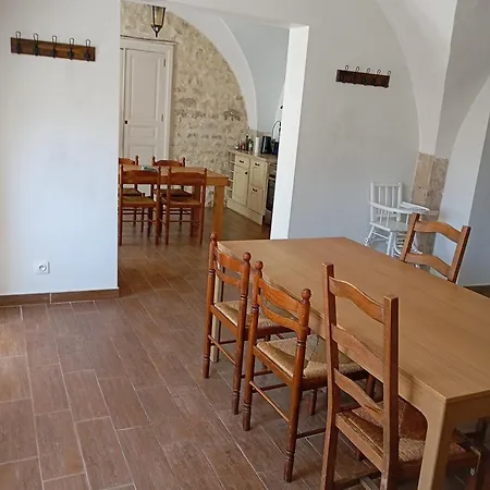 Feriehus Maison En Pierre Village Calme - Cour Fermee, Parking Et Wifi Gratuit, Ideale Famille