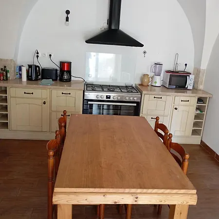 Maison En Pierre Village Calme - Cour Fermee, Parking Et Wifi Gratuit, Ideale Famille 度假居