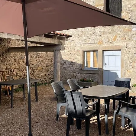 Maison En Pierre Village Calme - Cour Fermee, Parking Et Wifi Gratuit, Ideale Famille