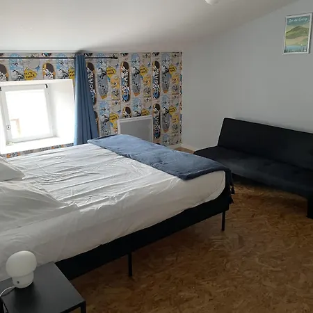 Maison En Pierre Village Calme - Cour Fermee, Stationnement Et Wifi Gratuit, Ideale Famille Holiday home La Sauvetat (Puy-de-Dome)