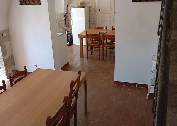 Holiday home Maison En Pierre Village Calme - Cour Fermee, Parking Et Wifi Gratuit, Ideale Famille