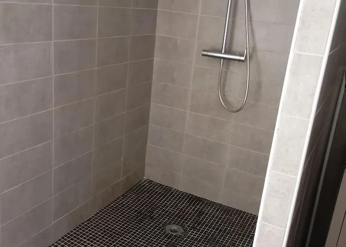 Holiday home Maison En Pierre Village Calme - Cour Fermee, Parking Et Wifi Gratuit, Ideale Famille